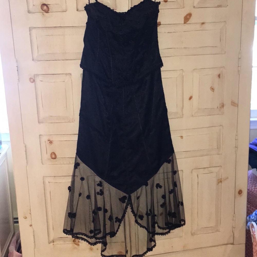 Sue Wong Black lace evening gown